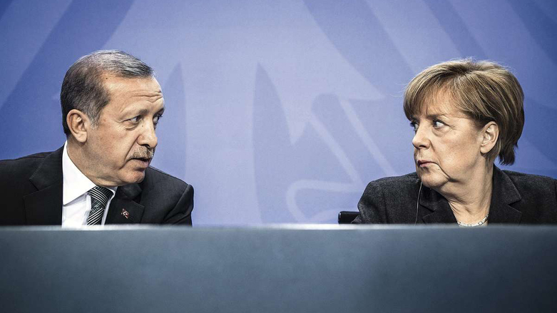 Merkel’den soykırım tasarısında geri adım